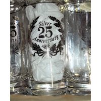 Set Von 8 Silber 25-Jähriges Jubiläum Klare 12 Unzen Trinkgläser Vintage von SEWandREAP