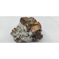 Schönes Stück Pyrit-Würfel Mit Eisenoxid Auf Calcit, Natürlicher Mineralkristall Aus Der Krushev-Dol Mine Madan Bulgarien, Top-Zustandsstück von SFmineralsBG