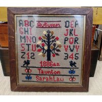 1886 Needlepoint Sampler Mit Dem Alphabet Hunde Und Schmetterlinge von SGalleryLtd