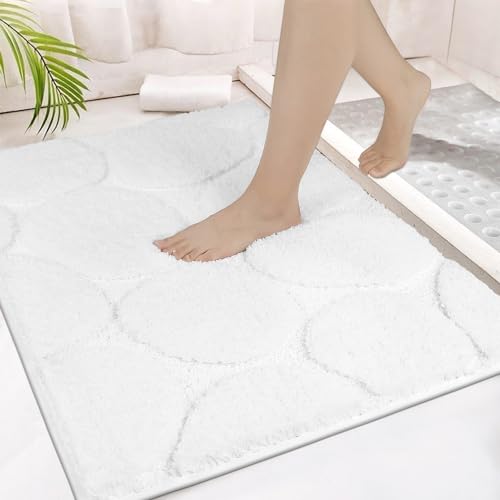 SHACOS Badematte rutschfest Weiß Badezimmerteppich Waschbar Wasserabsorbierend Badteppich Weich Flauschig Duschvorleger Badvorleger für Dusche, Badewanne, Toilette - 50 x 80 cm von SHACOS