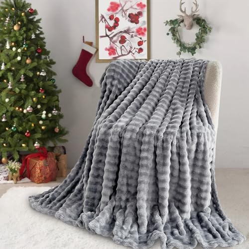 Kuscheldecke Milchsamt Blasen Decke Super Soft Wohndecke Dick 450 G/M² Flanell Decke Couchdecke Warme Überwurfdecke Sofadecke Vielseitig Blanket Für Bett Sofa Schlafzimmer Büro Dunkelgrau 130 x 160cm Kuscheldecke Milchsamt Blasen Decke Super Soft Wohndecke Dick 450 G/M² Flanell Decke Couchdecke Warme Überwurfdecke Sofadecke Vielseitig Blanket Für Bett Sofa Schlafzimmer Büro Dunkelgrau 130 x 160cm von SHANNA
