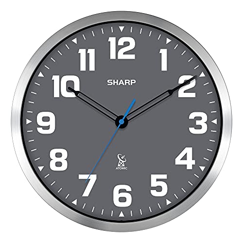 Sharp Atomic analoge Wanduhr, 30,5 cm, graues Zifferblatt, silberfarbene gebürstete Oberfläche, schaltet Sich automatisch EIN, batteriebetrieben, leicht zu lesen, einfach zu bedienen, modernes Design von Sharp
