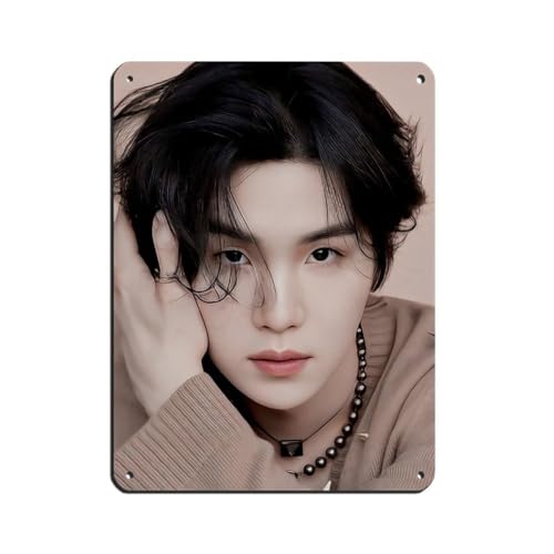 SHGJE K-POP BTS Suga Retro-Poster, Metall-Blechschild, schicke Kunst, Retro, Eisenmalerei, Bar, Menschen, Höhle, Café, Familie, Garage, Poster, Wanddekoration, 30 x 40 cm SHGJE K-POP BTS Suga Retro-Poster, Metall-Blechschild, schicke Kunst, Retro, Eisenmalerei, Bar, Menschen, Höhle, Café, Familie, Garage, Poster, Wanddekoration, 30 x 40 cm von SHGJE