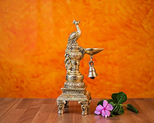 SHIVAJI ARTS Messing Diya 27cm Pfau Design Messing Öllampenständer mit Glocke Traditionelle indische Öllampen Messing Deko Diya Home Temple Decor von SHIVAJI ARTS