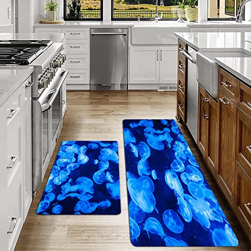 SHIVNAMI 2er Küchenteppich Waschbar rutschfest Teppich,Glänzendes blaues Quallen-Design,Küche und im Esszimmer Badematten Set mit Rückseite von SHIVNAMI