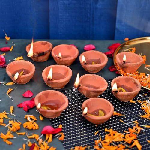 Diya for Puja | Clay | Diya Holder Decorative | Diya Lamps for Pooja | Diwali Gifts and Decoration Mitti Diya for Diwali Decoration (Set of 12 Handmade) von SHYAMVUN