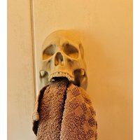 Totenkopf Handtuchhalter Skull Skelett Halloween von SIGNSTO