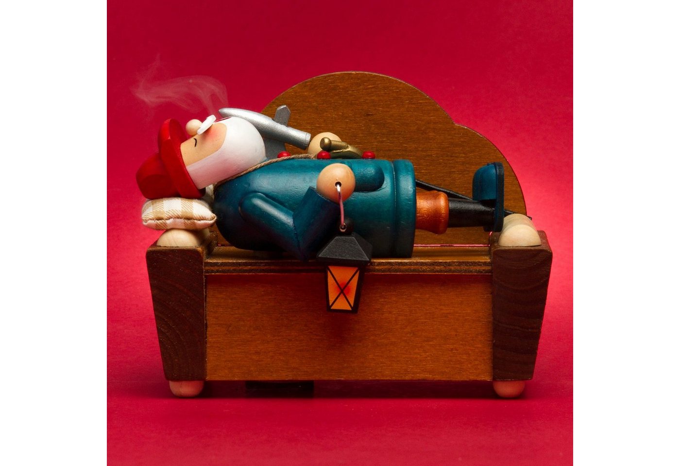 SIKORA Weihnachtsfigur SIKORA RM-A-SOFA schlafendes Holz Räuchermännchen auf dem Sofa - 3 Modelle von SIKORA
