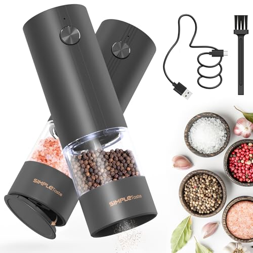 Pfeffer und Salzmühle Elektrisch USB Wiederaufladbar, SIMPLETASTE Akku Gewürzmühlen 2er Set mit Keramikmahlwerk und Licht aus ABS Pfeffer und Salzmühle Elektrisch USB Wiederaufladbar, SIMPLETASTE Akku Gewürzmühlen 2er Set mit Keramikmahlwerk und Licht aus ABS von SIMPLETASTE