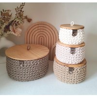 Häkelkorb Rund Mit Holzdeckel | Verschiedene Größen Häkelkörbchen Utensilo Aufbewahrungskorb Baumwollkorb Scandi Geschenkidee Häkelkorb Rund Mit Holzdeckel | Verschiedene Größen Häkelkörbchen Utensilo Aufbewahrungskorb Baumwollkorb Scandi Geschenkidee von SINOHandmade