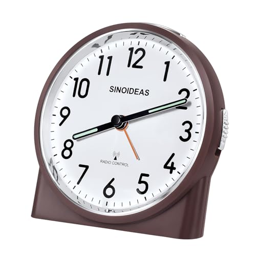 SINOIDEAS Funkwecker,Funkwecker Analog ohne Ticken,mit Nachtlicht Schlummerfunktion, 1 x 1,5 V AA-Batterie (Nicht im Lieferumfang enthalten) (Brown) von SINOIDEAS