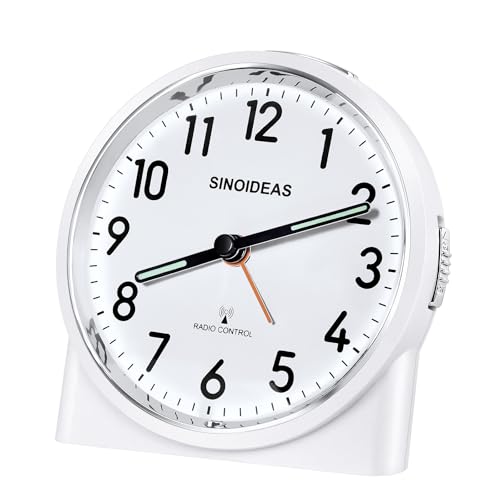 SINOIDEAS Funkwecker，Funkwecker Analog ohne Ticken，Funkwecker mit Batterie, mit Nachtlicht Schlummerfunktion, 1 x 1,5 V AAA-Batterie (Nicht im Lieferumfang enthalten) (Weiß) von SINOIDEAS