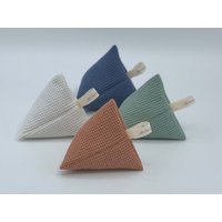 Lavendelsäckchen - Lavendel-Pyramide Aus Mini-Waffelpiqué, in Deiner Wunschfarbe | Pastelltöne Lavendelsäckchen - Lavendel-Pyramide Aus Mini-Waffelpiqué, in Deiner Wunschfarbe | Pastelltöne von SINSANAhandmade