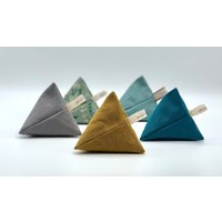 Lavendelsäckchen - Lavendel-Pyramide in Deiner Lieblingsfarbe Wahlweise Mit Korkschlaufe von SINSANAhandmade