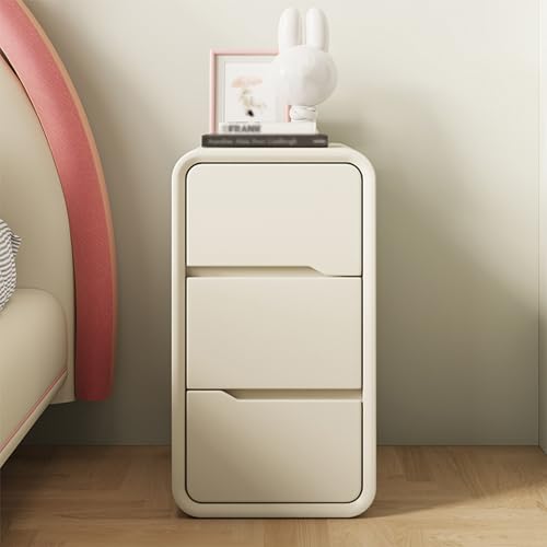 SJFJJKD Hölzerne Nachttisch cremefarbener Stil mit 3 Schubladen Kleiner Nachteil für Schlafzimmer Moderne minimalistische Design vor weißem Bett Seitentisch. Friendship Years von SJFJJKD