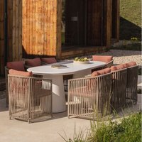 SKLUM Set aus ovalem Tisch 220x95 cm aus Noemi-Zement und 8 Sophie-Gartenstühlen mit Aluminiumarmlehnen und geflochtenem Seil Rot Acryl - Braun Mokka SKLUM Set aus ovalem Tisch 220x95 cm aus Noemi-Zement und 8 Sophie-Gartenstühlen mit Aluminiumarmlehnen und geflochtenem Seil Rot Acryl - Braun Mokka von SKLUM