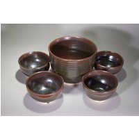 Set Aus 5 Tee Staub Schwarze Und Braune Rad Geworfen Keramikschalen von SKWebsterPotteryLab