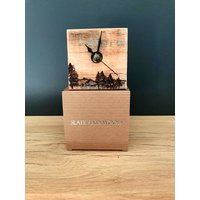 Querformat Design Kleine Holzuhr von SLATEandWOOD