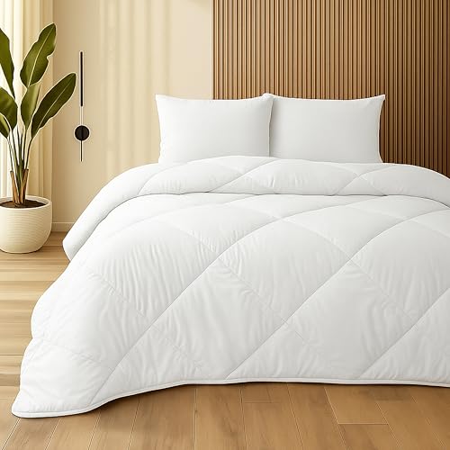 SLEEP COMFY Ultra leichte Sommerdecke 140x220 cm – Baumwolle mit Mikrofaserfüllung – Dünne Bettdecke für den Sommer – Atmungsaktiv & Waschbar – Öko-Tex Zertifiziert SLEEP COMFY Ultra leichte Sommerdecke 140x220 cm – Baumwolle mit Mikrofaserfüllung – Dünne Bettdecke für den Sommer – Atmungsaktiv & Waschbar – Öko-Tex Zertifiziert von SLEEP COMFY