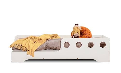 smartwood TILA 5L Kinderbett 70x140 mit Lattenrost und Rausfallschutz - Holz Kinderbett für Jungen & Mädchen, vielseitiges Montessori Bett mit Rausfallschutz und Lattenrost 140x70 cm - Weiß von smartwood