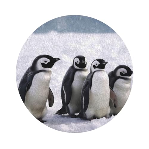 Untersetzer mit Jungen Pinguinen und Schnee, 4er-Set, saugfähiger Lederuntersetzer für Getränke, hitzebeständige Tassenmatte zum Schutz des Tisches, Couchtischmatten für die Heimdekoration des Hauses Untersetzer mit Jungen Pinguinen und Schnee, 4er-Set, saugfähiger Lederuntersetzer für Getränke, hitzebeständige Tassenmatte zum Schutz des Tisches, Couchtischmatten für die Heimdekoration des Hauses von SMAZDFXX