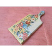 Vintage Holz Schneidebrett Rustikale Küche Deko Sammlerstück Decoupage von SMELLOFVINTAGETOOLS