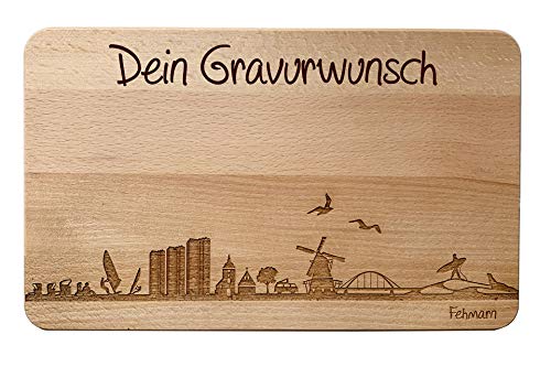 Brotzeitbrett Fehmarn Skyline | Frühstücksbrettchen aus Buche | Holz Schneidbrett | Geschenk mit Gravur | Frühstücksbrett | Schleswig-Holstein (Brett L (26x16x1,5cm), 2. mit persönlicher Gravur) von SNEG