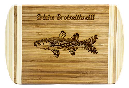 SNEG Schneidbrett aus Bambus mit Fischmotiv | Brotzeitbrett für Angler | Geschenk für Angler | 30x20x1,6cm von SNEG
