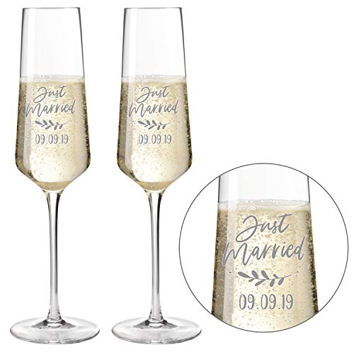 Sektgläser - Champagnergläser 2er Set Modern 220ml mit Gravur als Geschenk zur Hochzeit | Namen und Datum personalisierbar | Verschiedene Motive (Motiv Just married) von SNEG