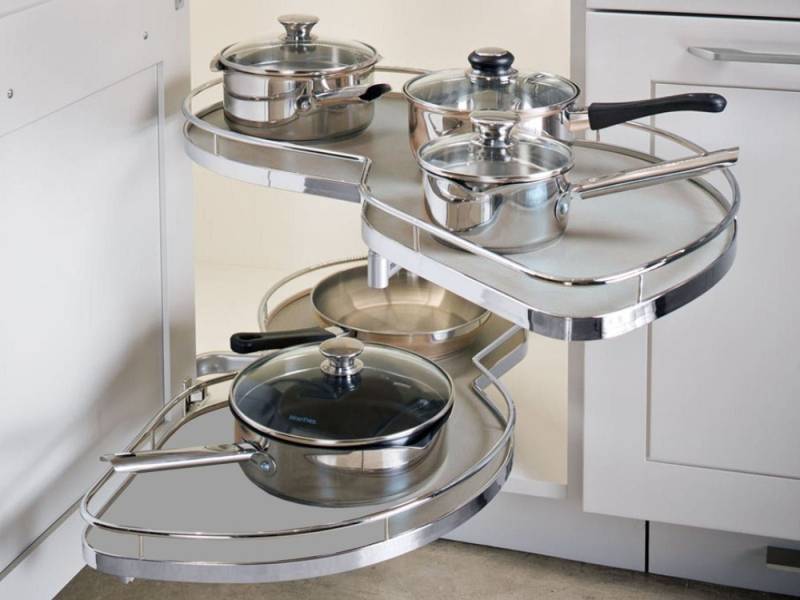 Kesseböhmer Auszugsboden 450 mm Rechts LeMans II Beschlag für Eckschrank, inkl. Antirutschmattenset Orga-Grip Silbergrau von Kesseböhmer