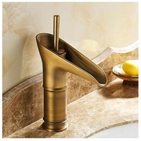 Waschtischmischer mit Wasserfallauslauf aus Messing für einen antiken Look - Sollbry Waschtischmischer mit Wasserfallauslauf aus Messing für einen antiken Look - Sollbry von SOLLBRY