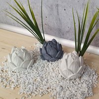Lotusblume Weiß Oder Blaugrau - Sommerdeko Blume Aus Wasserfester Keramikmasse von SOLYVEshop
