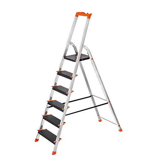 SONGMICS Leiter mit 6 Stufen, Aluleiter, 12 cm breite Stufen mit Riffelung, Anti-Rutsch-Füße, mit Handlauf, Werkzeugschale, bis 150 kg belastbar, schwarz-orange GLT06BK von SONGMICS