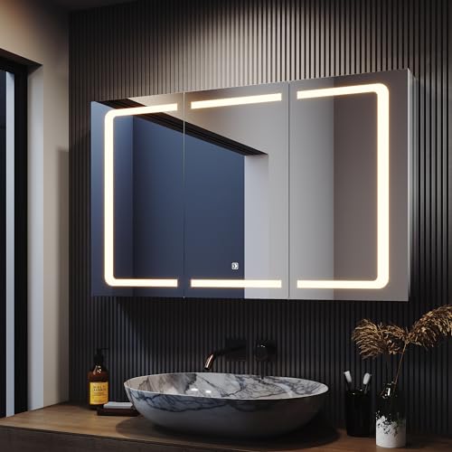 SONNI Spiegelschrank mit Beleuchtung 105 x 65 cm LED Edelstahl Dreitüriger Badezimmer-Spiegelschrank Bad mit Steckdose und Touchschalter, Kabelloses Scharnier Design 3 einstellbare Lichtfarbe SONNI Spiegelschrank mit Beleuchtung 105 x 65 cm LED Edelstahl Dreitüriger Badezimmer-Spiegelschrank Bad mit Steckdose und Touchschalter, Kabelloses Scharnier Design 3 einstellbare Lichtfarbe von SONNI