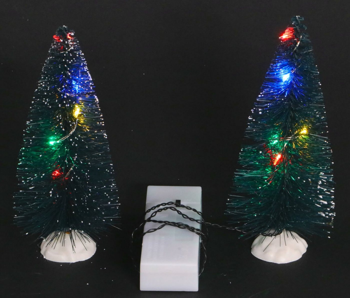 Koopman Künstlicher Weihnachtsbaum 2er Set Deko Schneetanne 15cm mit bunter LED Lichterkette von Koopman