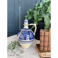 Rustikales Handbemaltes Altes Farmhouse Tongefäß, Traditioneller Wasser-Tonkrug Aus Transsylvanien, Decoration von SOSOSCHOEN