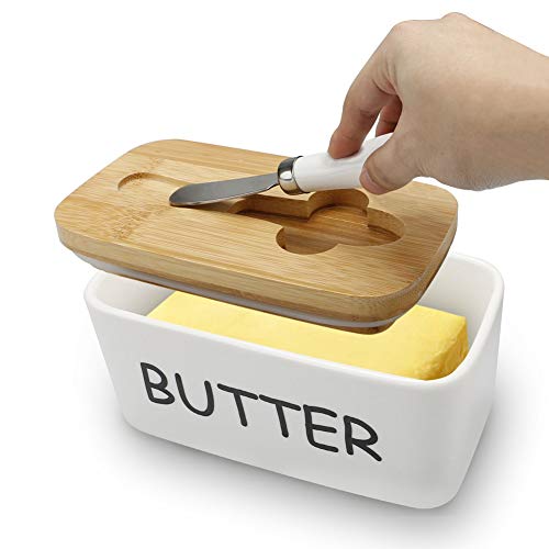 Butterdose, Porzellanbutterbehälter mit luftdichtem Verschlussdeckel und Edelstahl-Buttermesser, abgedeckte Butterdose Perfekt für 2 Butterstangen (weiß) von SOUSWEE