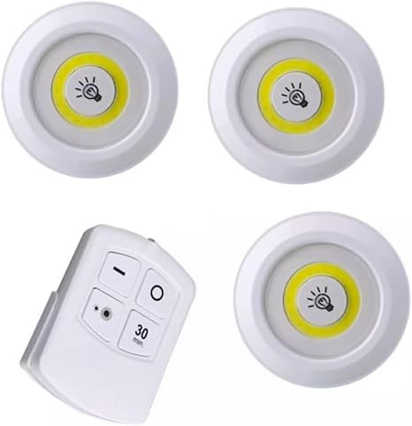 SQUADO 3er Set LED Leuchten Batteriebetrieben mit Fernbedienung Einstellbare Helligkeit und Timer Automatische Abschaltung Einfache Kabellose Montage mit Klebeband inkl. LED Klebe Licht Batterie von SQUADO