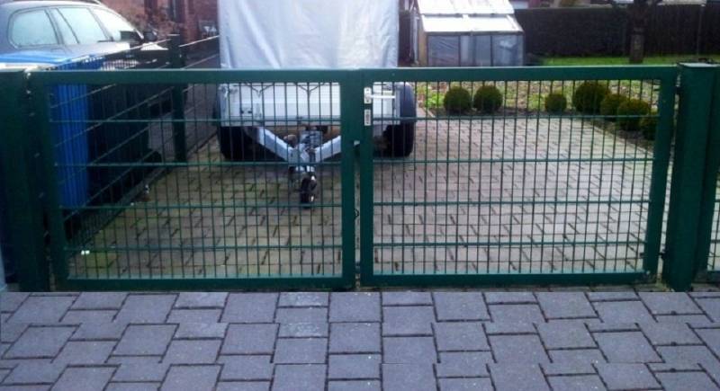 SRM Design Zaundoppeltür Einfahrtstor Grün 400cm x 123cm von SRM Design