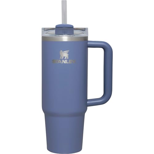 STANLEY Quencher H2.0 FlowState Trinkbecher, vakuumisoliert, aus Edelstahl mit Deckel und Trinkhalm, für Wasser, Eistee oder Kaffee (Dämmerungsblau, 1,2 Liter) von STANLEY