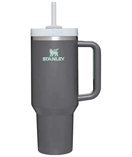 Stanley, Edelstahl, Quencher H2.0 Becher mit FlowState-Deckel, 1,2 l, Grau (Charcoal) von STANLEY