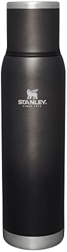 Stanley Adventure to Go Isolierter Reisebecher – 1,4QT – auslaufsichere Edelstahl-Isolierflasche mit isoliertem Becherdeckel und spritzwasserfreiem Verschluss von STANLEY