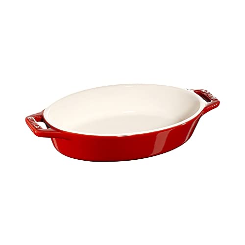 Staub Kleine ovale Auflaufform aus Keramik, Kirschrot Staub Kleine ovale Auflaufform aus Keramik, Kirschrot von STAUB