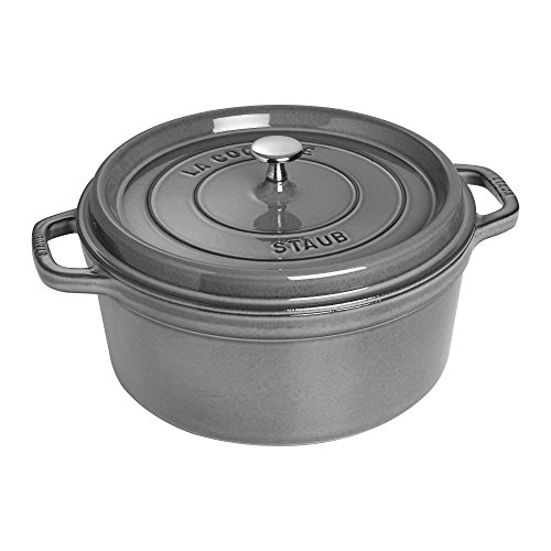 Staub Runde Kokotte aus Gusseisen, 7 qt – Graphitgrau, hergestellt in Frankreich Staub Runde Kokotte aus Gusseisen, 7 qt – Graphitgrau, hergestellt in Frankreich von STAUB