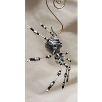 Weihnachts-Silber Perlen-Spinne von STEAMFORGEDSTUDIOS