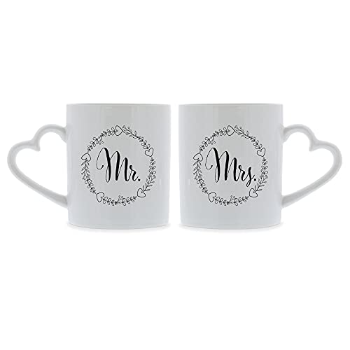 STEMPEL-FABRIK Keramiktassen mit Herzhenkel - Mr. & Mrs. - Kranzdesign - Hochzeitsgeschenk - Geschenkidee zur Hochzeit - Kaffeetasse - Kaffeebecher - Bedruckte Tassen - Set - Hochzeitstag - Cups von STEMPEL-FABRIK