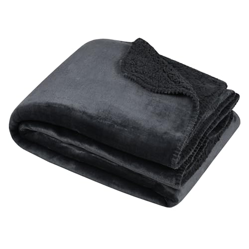 STOF - Kuscheldecke – Größe 180 x 220 cm – 100% Polyester – Farbe Anthrazit – Modell Michigan – Decke – weich warm bequem, einfarbig von Stof