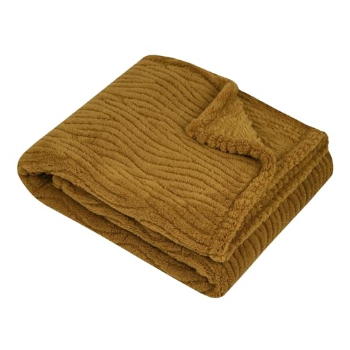 STOF - Kuscheldecke – Größe 180 x 220 cm – 100% Polyester – Farbe Camel – Modell Columbia – Decke – weich warm, flauschig strukturiert, einfarbig von STOF