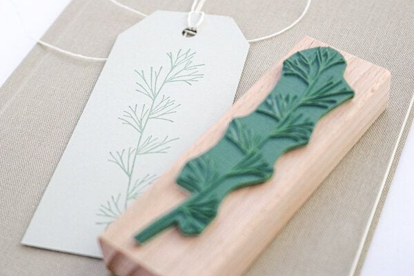 STUDIO KARAMELO STEMPEL ZEDERNZWEIG STUDIO KARAMELO STEMPEL ZEDERNZWEIG von STUDIO KARAMELO