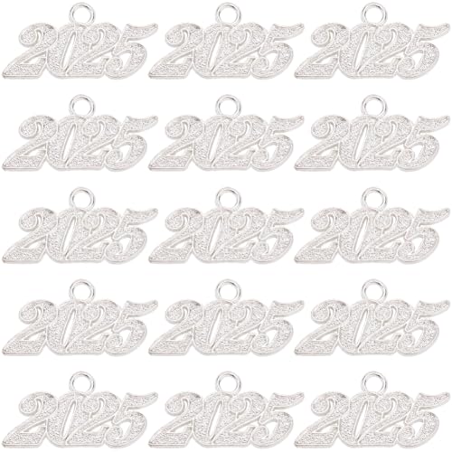 SUNNYCLUE 1 Box 40 Stück 2025 Abschluss Charms Abschlussjahr Charms Legierung Silber Studenten Abschlusshüte Quaste Jahreszahl Hängeanhänger Charms Zur Schmuckherstellung Charms Lehrertag Abschlusssai von SUNNYCLUE